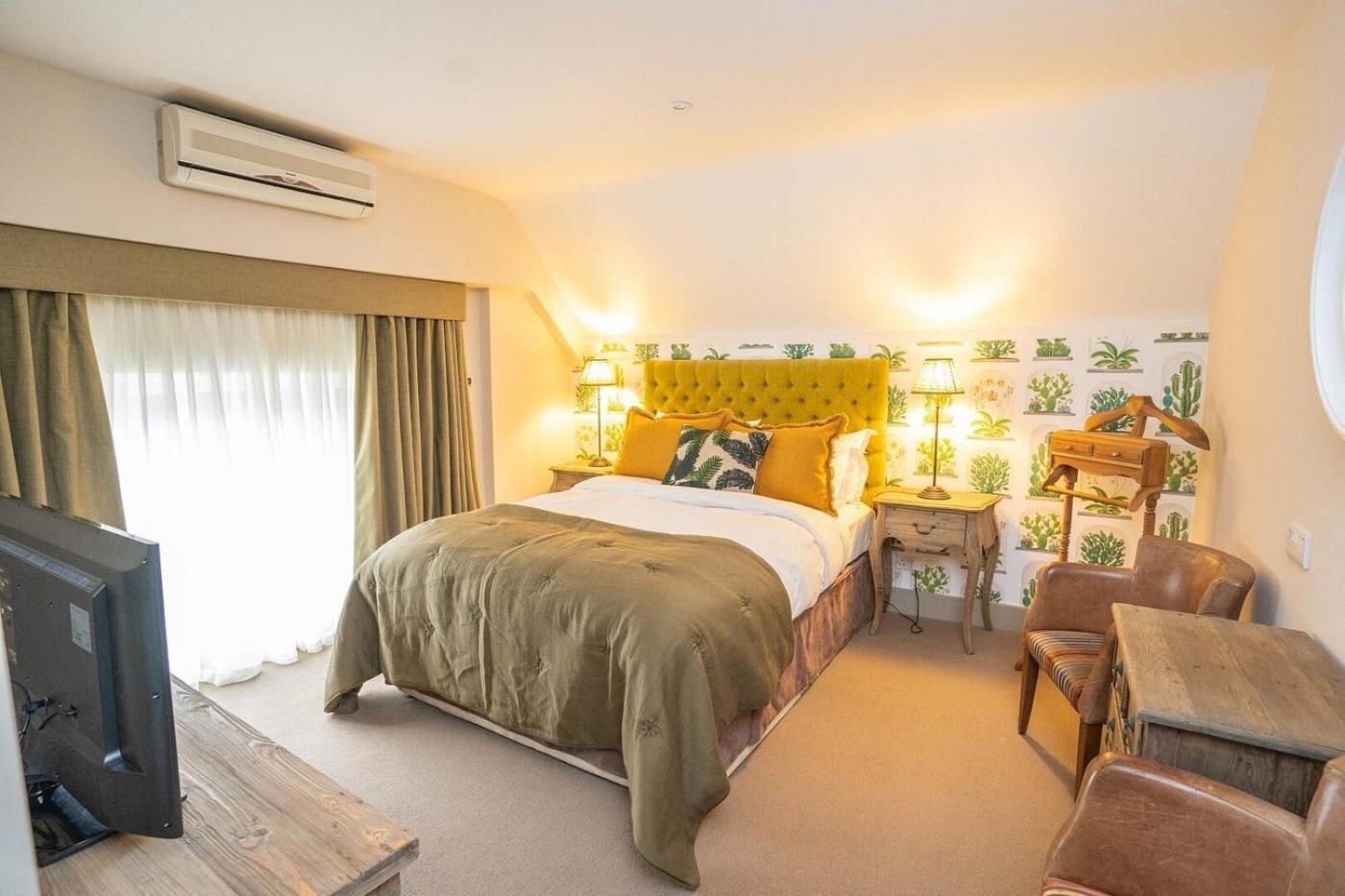The Swan Inn Chiddingfold Zimmer foto