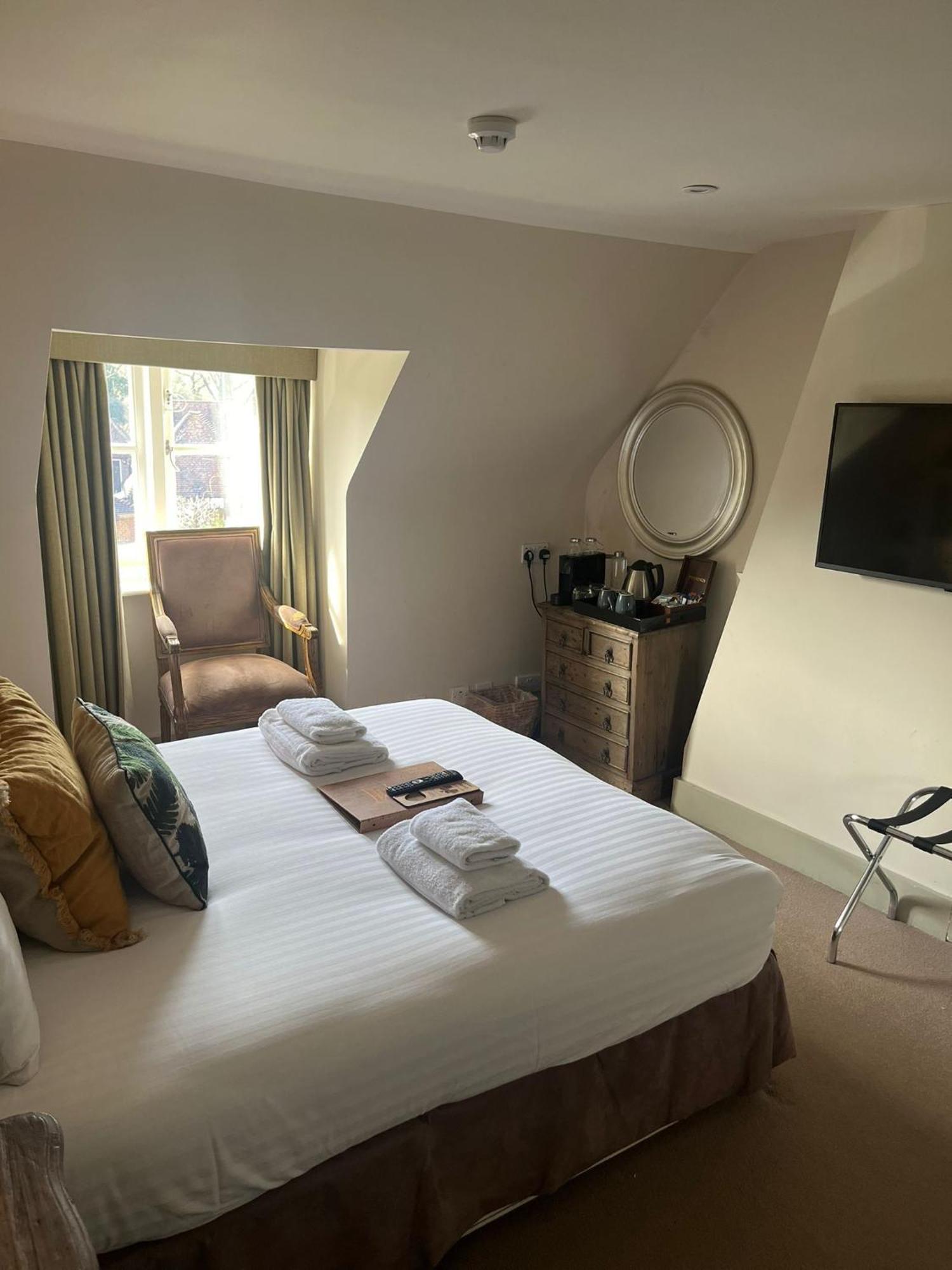 The Swan Inn Chiddingfold Zimmer foto