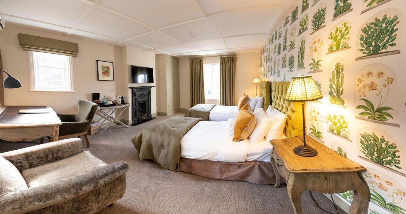 The Swan Inn Chiddingfold Zimmer foto