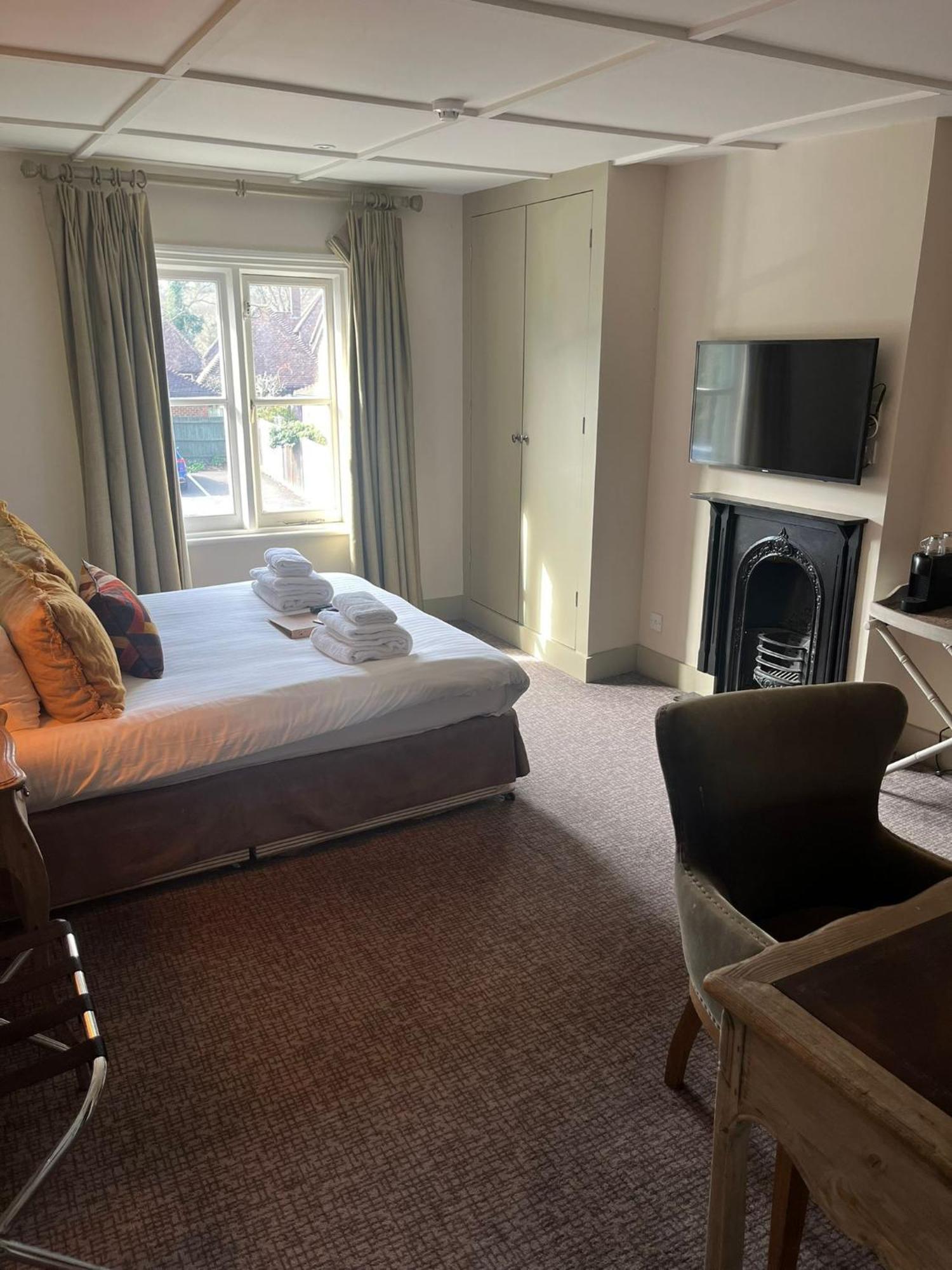 The Swan Inn Chiddingfold Zimmer foto